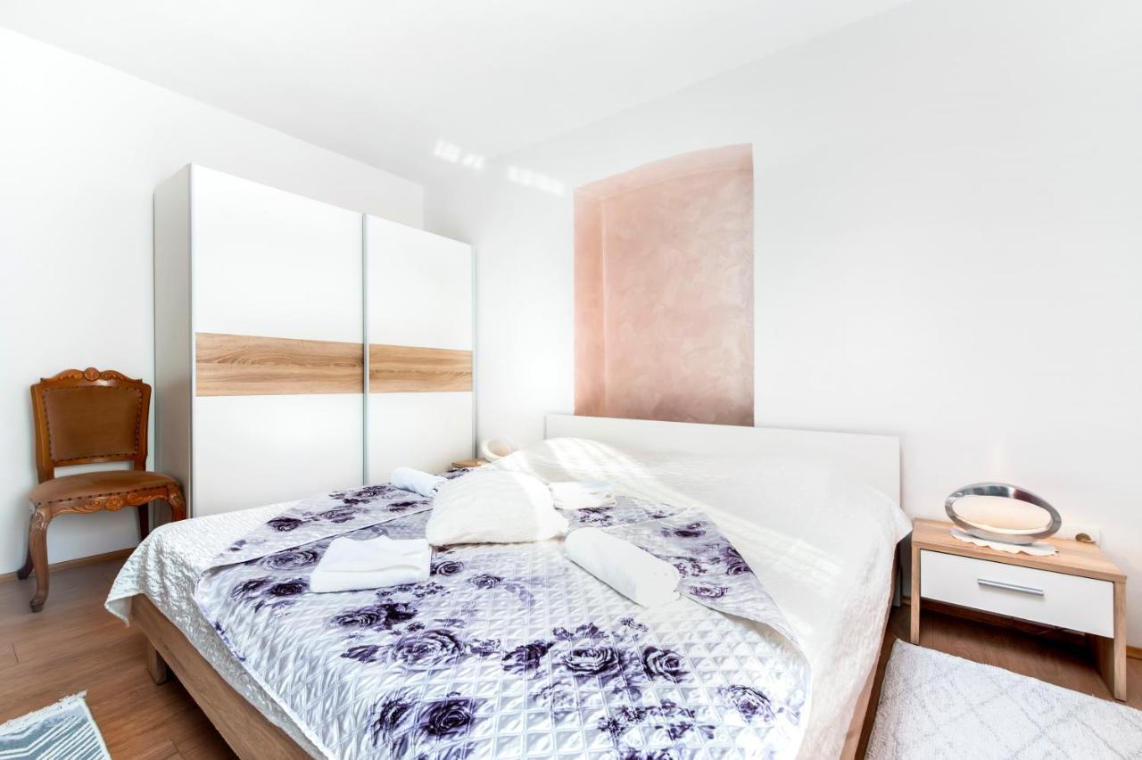 Apartament Roze