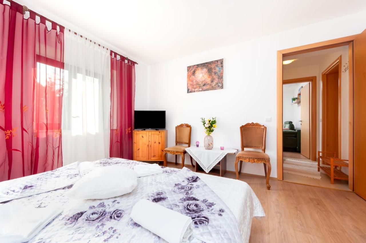 Roze Apartament *